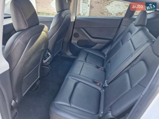 Білий Тесла Model Y, об'ємом двигуна 0 л та пробігом 97 тис. км за 24000 $, фото 20 на Automoto.ua