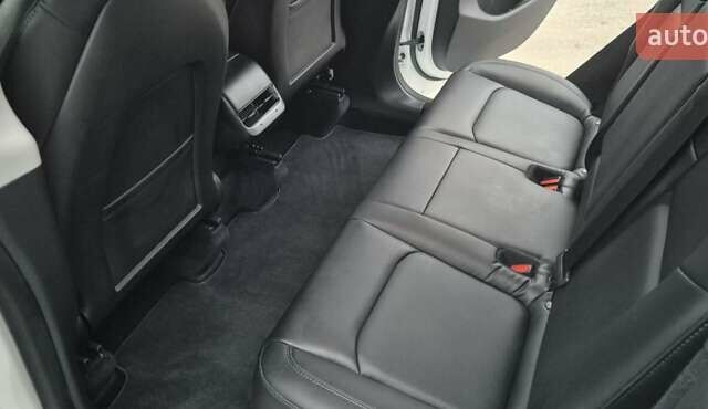 Белый Тесла Model Y, объемом двигателя 0 л и пробегом 27 тыс. км за 29000 $, фото 20 на Automoto.ua