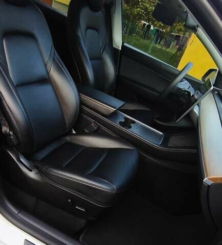 Белый Тесла Model Y, объемом двигателя 0 л и пробегом 69 тыс. км за 23500 $, фото 17 на Automoto.ua