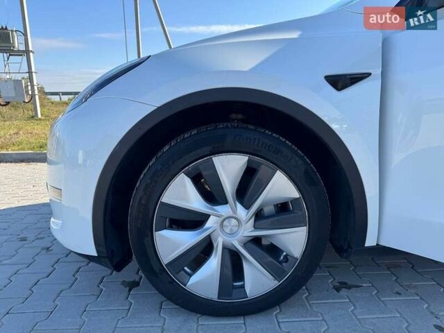 Белый Тесла Model Y, объемом двигателя 0 л и пробегом 12 тыс. км за 30500 $, фото 48 на Automoto.ua