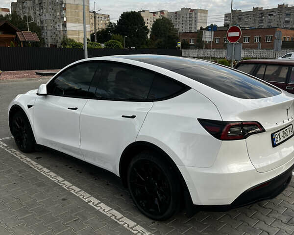 Белый Тесла Model Y, объемом двигателя 0 л и пробегом 93 тыс. км за 26200 $, фото 3 на Automoto.ua