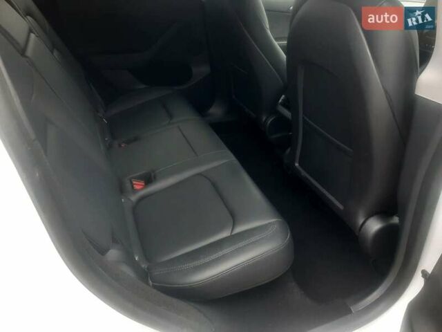 Білий Тесла Model Y, об'ємом двигуна 0 л та пробігом 45 тис. км за 21500 $, фото 11 на Automoto.ua