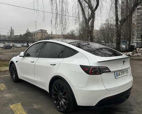 Білий Тесла Model Y, об'ємом двигуна 0 л та пробігом 83 тис. км за 26400 $, фото 2 на Automoto.ua