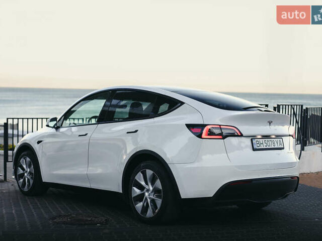 Белый Тесла Model Y, объемом двигателя 0 л и пробегом 45 тыс. км за 28900 $, фото 5 на Automoto.ua