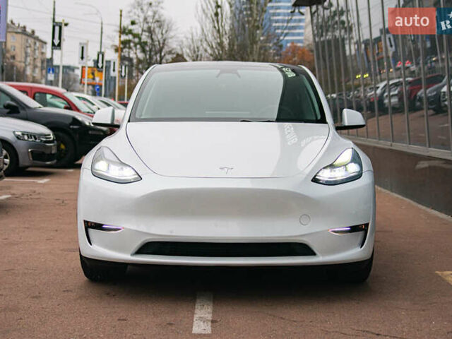 Белый Тесла Model Y, объемом двигателя 0 л и пробегом 20 тыс. км за 36900 $, фото 3 на Automoto.ua