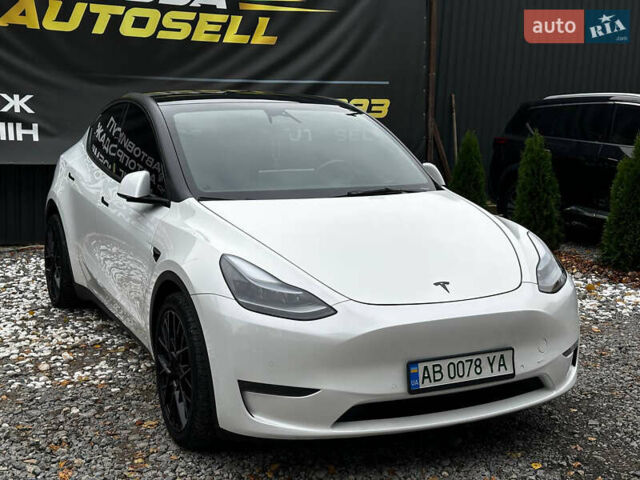 Белый Тесла Model Y, объемом двигателя 0 л и пробегом 57 тыс. км за 32000 $, фото 1 на Automoto.ua
