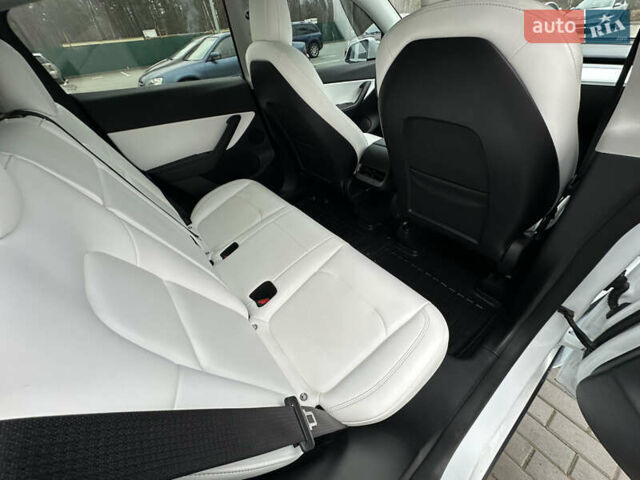 Белый Тесла Model Y, объемом двигателя 0 л и пробегом 117 тыс. км за 24999 $, фото 17 на Automoto.ua