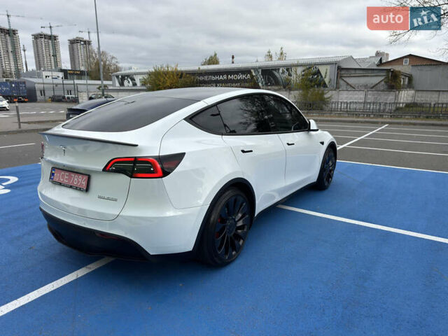 Белый Тесла Model Y, объемом двигателя 0 л и пробегом 68 тыс. км за 35000 $, фото 6 на Automoto.ua