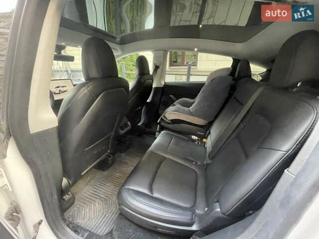 Белый Тесла Model Y, объемом двигателя 0 л и пробегом 17 тыс. км за 28600 $, фото 9 на Automoto.ua