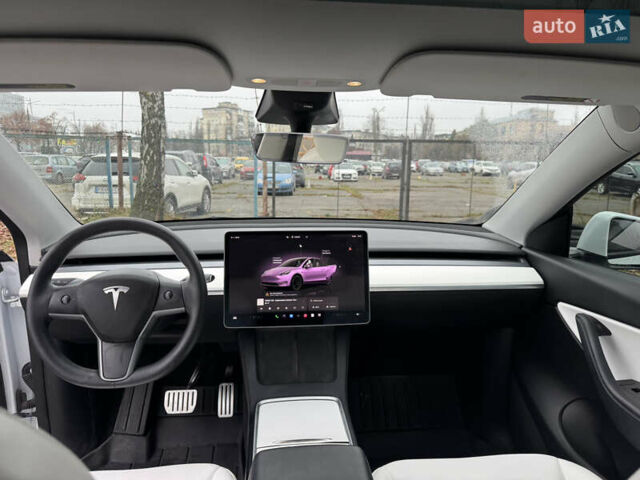 Білий Тесла Model Y, об'ємом двигуна 0 л та пробігом 83 тис. км за 26400 $, фото 20 на Automoto.ua