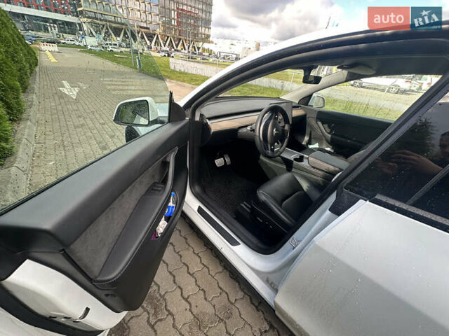 Белый Тесла Model Y, объемом двигателя 0 л и пробегом 5 тыс. км за 25333 $, фото 13 на Automoto.ua
