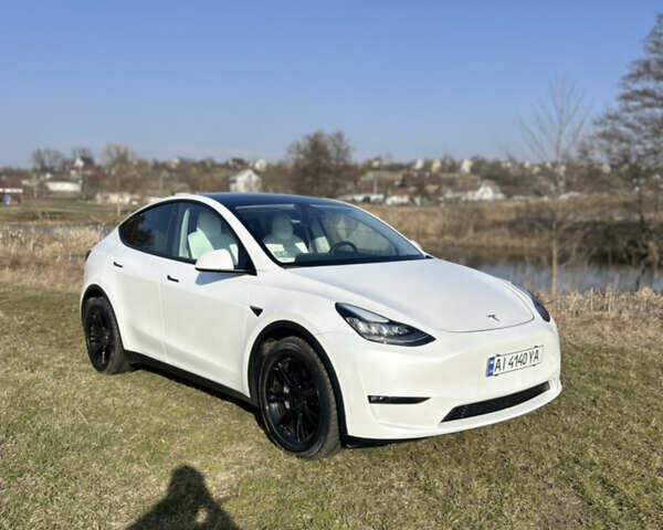 Белый Тесла Model Y, объемом двигателя 0 л и пробегом 20 тыс. км за 28000 $, фото 6 на Automoto.ua