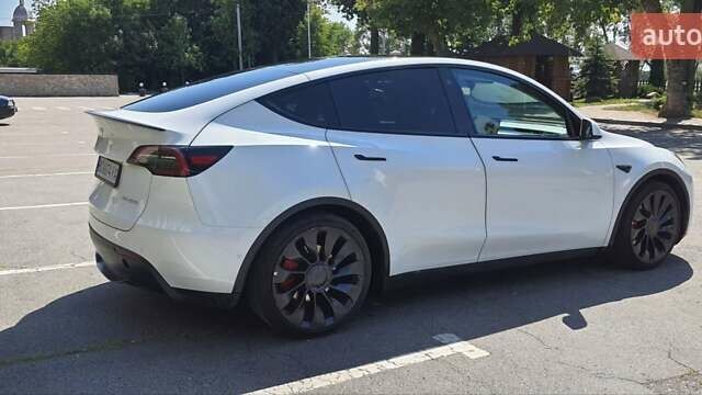 Белый Тесла Model Y, объемом двигателя 0 л и пробегом 62 тыс. км за 30700 $, фото 5 на Automoto.ua