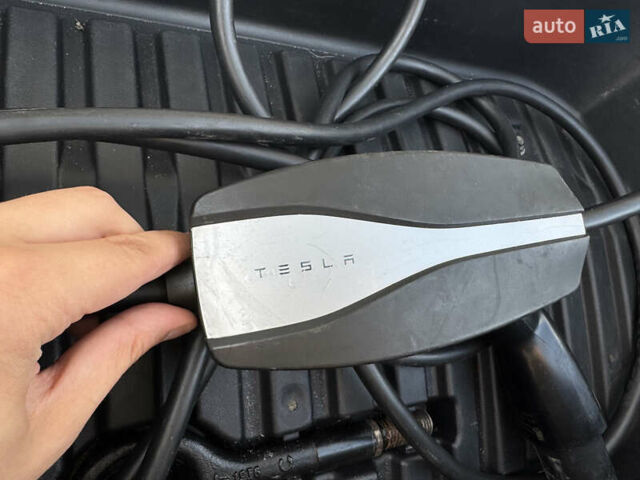 Белый Тесла Model Y, объемом двигателя 0 л и пробегом 51 тыс. км за 31000 $, фото 35 на Automoto.ua