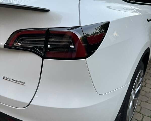 Белый Тесла Model Y, объемом двигателя 0 л и пробегом 97 тыс. км за 26500 $, фото 14 на Automoto.ua
