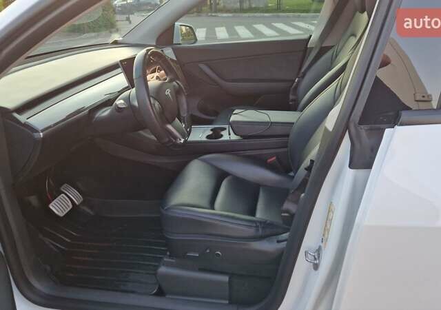 Белый Тесла Model Y, объемом двигателя 0 л и пробегом 85 тыс. км за 33000 $, фото 17 на Automoto.ua