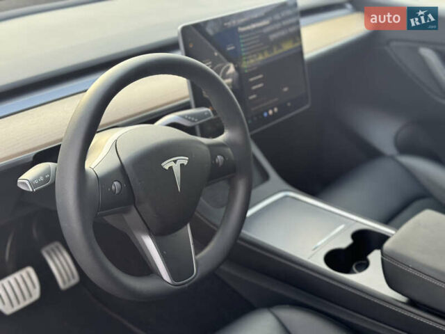 Белый Тесла Model Y, объемом двигателя 0 л и пробегом 43 тыс. км за 27500 $, фото 26 на Automoto.ua