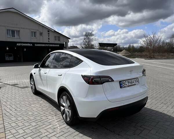 Белый Тесла Model Y, объемом двигателя 0 л и пробегом 66 тыс. км за 23999 $, фото 3 на Automoto.ua