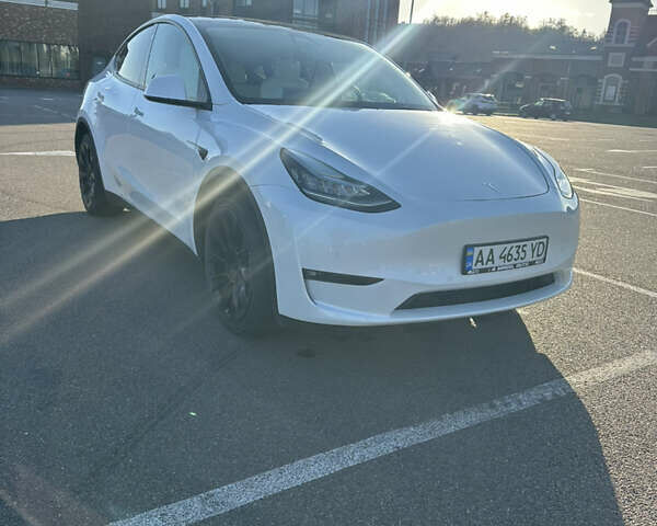 Белый Тесла Model Y, объемом двигателя 0 л и пробегом 61 тыс. км за 27000 $, фото 4 на Automoto.ua