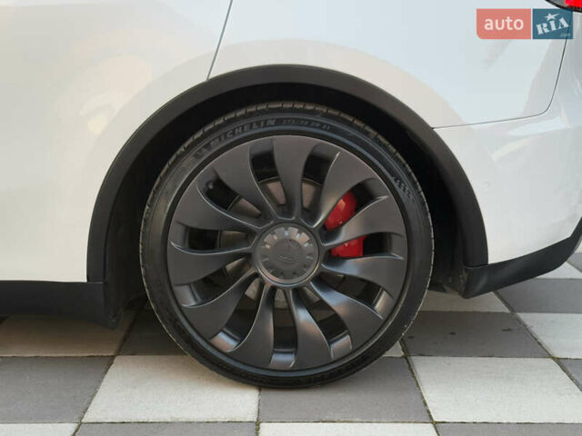 Белый Тесла Model Y, объемом двигателя 0 л и пробегом 59 тыс. км за 28950 $, фото 62 на Automoto.ua