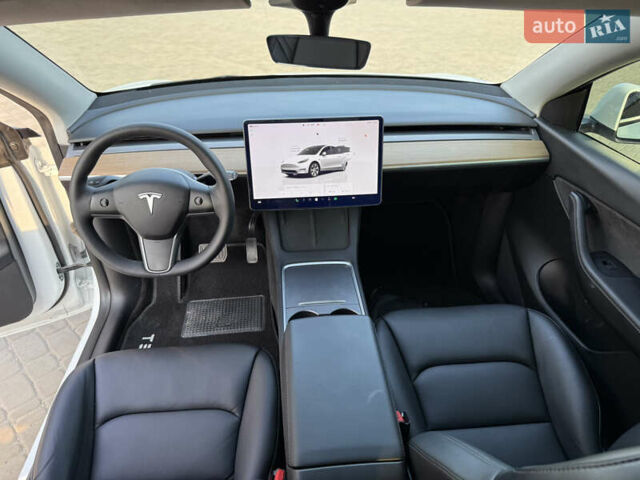 Белый Тесла Model Y, объемом двигателя 0 л и пробегом 75 тыс. км за 24900 $, фото 40 на Automoto.ua