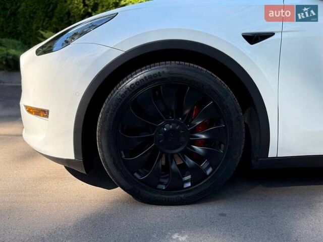 Белый Тесла Model Y, объемом двигателя 0 л и пробегом 72 тыс. км за 30500 $, фото 7 на Automoto.ua