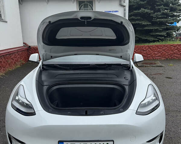 Белый Тесла Model Y, объемом двигателя 0 л и пробегом 56 тыс. км за 27000 $, фото 13 на Automoto.ua