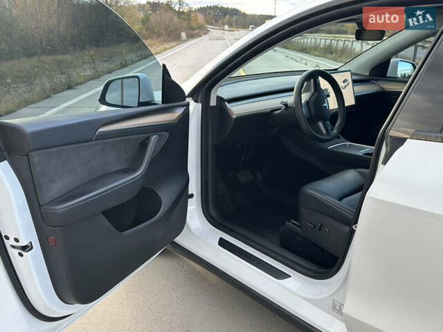 Тесла Model Y 2022 у Житомирі на Automoto.ua Білий Тесла Model Y, об'ємом двигуна 0 л та пробігом 195 тис. км за 21700 $, фото 8 на Automoto.ua
