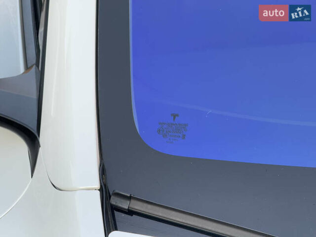 Белый Тесла Model Y, объемом двигателя 0 л и пробегом 59 тыс. км за 28950 $, фото 21 на Automoto.ua