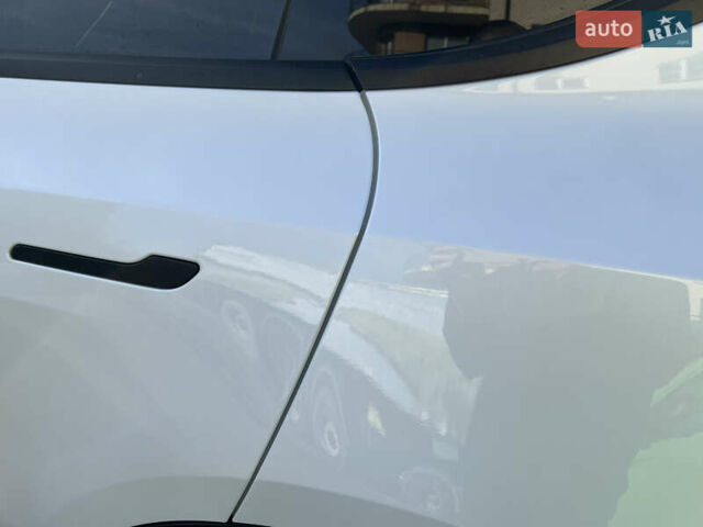Білий Тесла Model Y, об'ємом двигуна 0 л та пробігом 12 тис. км за 24750 $, фото 22 на Automoto.ua