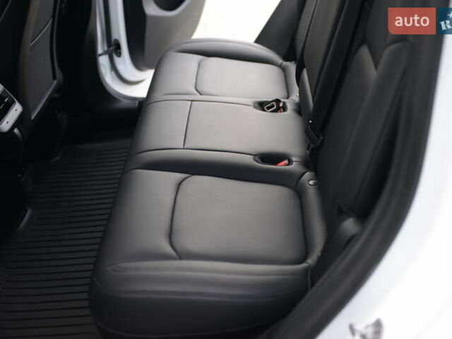 Тесла Model Y 2022 у Мукачеве на Automoto.ua Білий Тесла Model Y, об'ємом двигуна 0 л та пробігом 17 тис. км за 46500 $, фото 27 на Automoto.ua