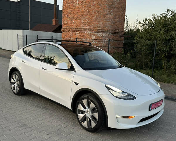 Белый Тесла Model Y, объемом двигателя 0 л и пробегом 94 тыс. км за 24500 $, фото 11 на Automoto.ua