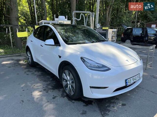 Белый Тесла Model Y, объемом двигателя 0 л и пробегом 6 тыс. км за 53000 $, фото 4 на Automoto.ua