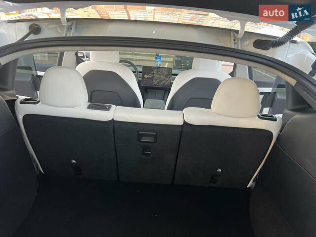 Белый Тесла Model Y, объемом двигателя 0 л и пробегом 21 тыс. км за 34999 $, фото 22 на Automoto.ua