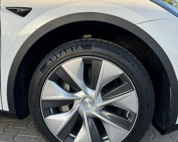 Белый Тесла Model Y, объемом двигателя 0 л и пробегом 94 тыс. км за 24500 $, фото 16 на Automoto.ua