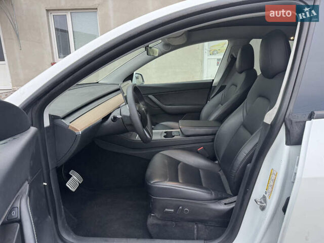 Белый Тесла Model Y, объемом двигателя 0 л и пробегом 29 тыс. км за 21700 $, фото 16 на Automoto.ua