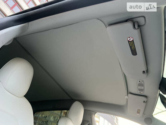 Белый Тесла Model Y, объемом двигателя 0 л и пробегом 21 тыс. км за 34999 $, фото 35 на Automoto.ua