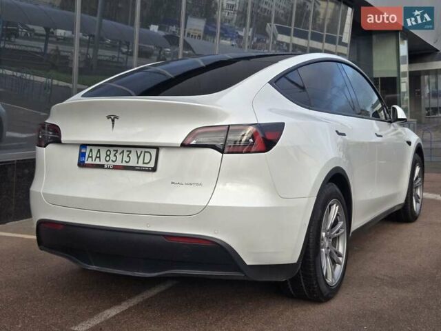 Белый Тесла Model Y, объемом двигателя 0 л и пробегом 70 тыс. км за 31500 $, фото 3 на Automoto.ua