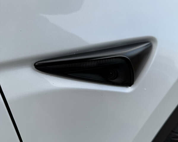 Белый Тесла Model Y, объемом двигателя 0 л и пробегом 16 тыс. км за 26500 $, фото 19 на Automoto.ua