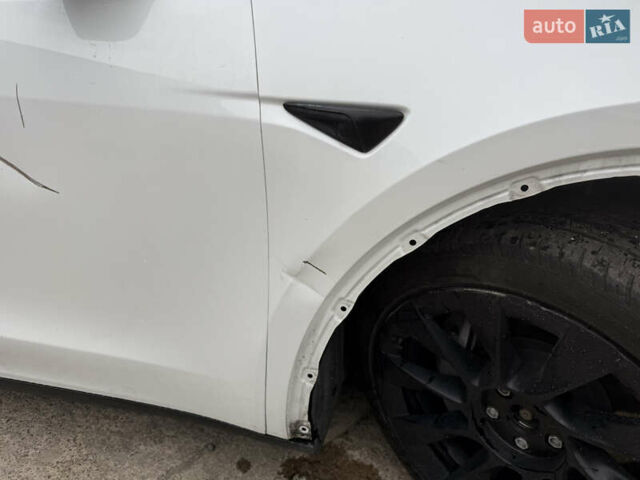 Белый Тесла Model Y, объемом двигателя 0 л и пробегом 36 тыс. км за 15500 $, фото 4 на Automoto.ua