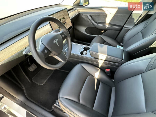 Білий Тесла Model Y, об'ємом двигуна 0 л та пробігом 44 тис. км за 28900 $, фото 8 на Automoto.ua