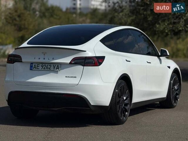 Білий Тесла Model Y, об'ємом двигуна 0 л та пробігом 56 тис. км за 26000 $, фото 16 на Automoto.ua