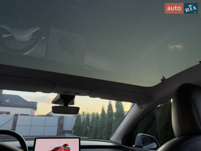Белый Тесла Model Y, объемом двигателя 0 л и пробегом 59 тыс. км за 28950 $, фото 42 на Automoto.ua
