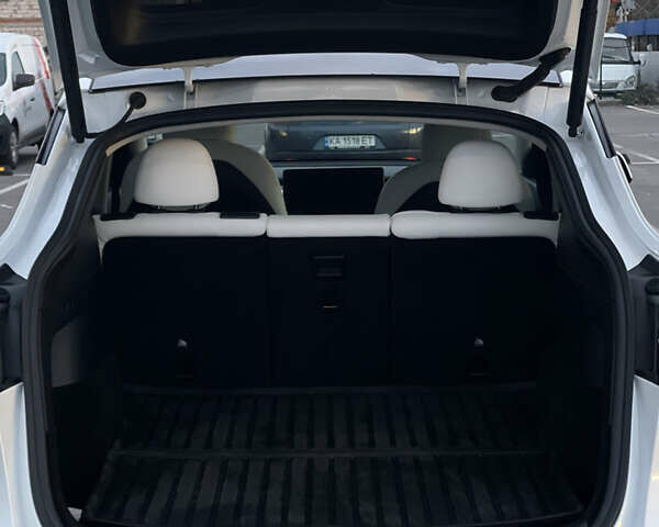 Белый Тесла Model Y, объемом двигателя 0 л и пробегом 117 тыс. км за 23200 $, фото 7 на Automoto.ua