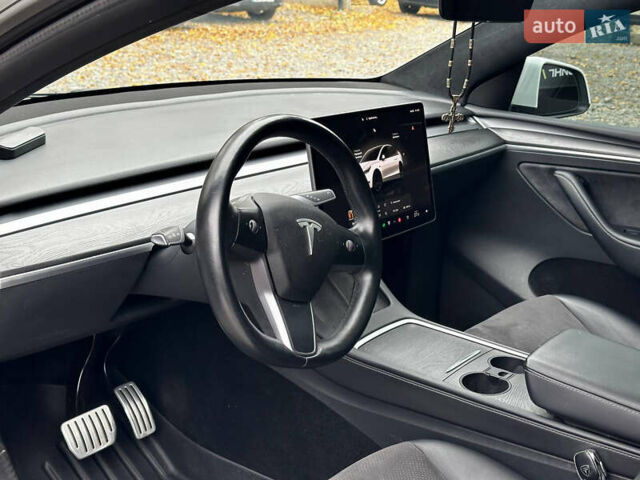 Белый Тесла Model Y, объемом двигателя 0 л и пробегом 57 тыс. км за 32000 $, фото 6 на Automoto.ua