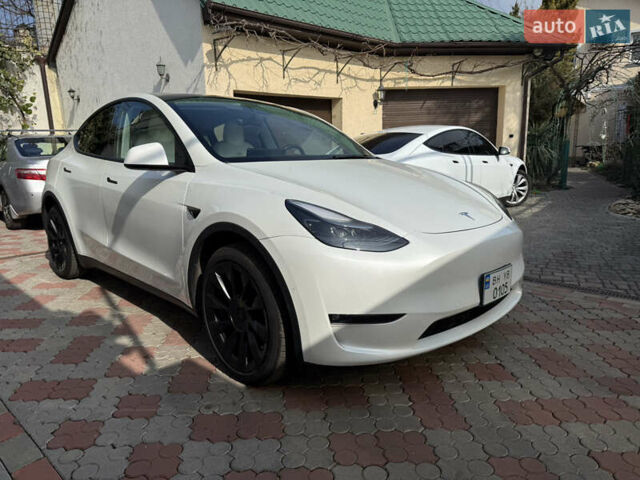 Белый Тесла Model Y, объемом двигателя 0 л и пробегом 45 тыс. км за 26500 $, фото 3 на Automoto.ua
