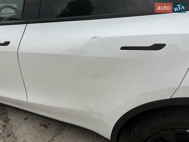 Белый Тесла Model Y, объемом двигателя 0 л и пробегом 36 тыс. км за 15500 $, фото 24 на Automoto.ua