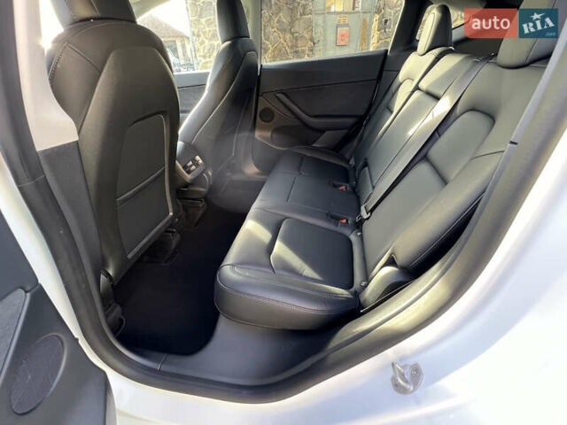 Білий Тесла Model Y, об'ємом двигуна 0 л та пробігом 12 тис. км за 24750 $, фото 43 на Automoto.ua