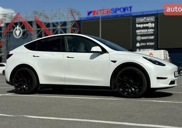 Тесла Model Y 2022 в Киеве на Automoto.ua Белый Тесла Model Y, объемом двигателя 0 л и пробегом 28 тыс. км за 26000 $, фото 15 на Automoto.ua