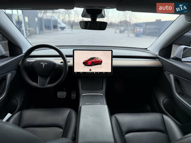 Белый Тесла Model Y, объемом двигателя 0 л и пробегом 59 тыс. км за 28950 $, фото 23 на Automoto.ua